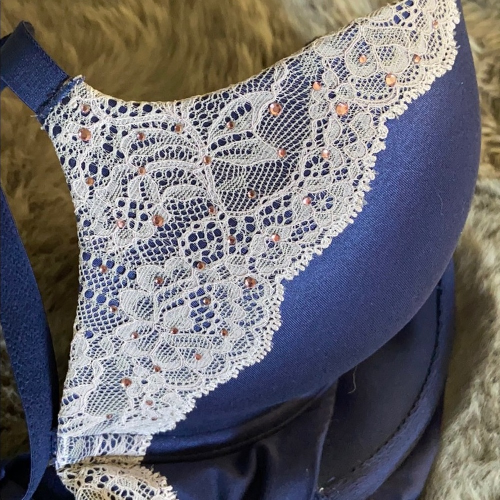 Victoria’s Secret Lined Demi Bra - Picture 6 of 6